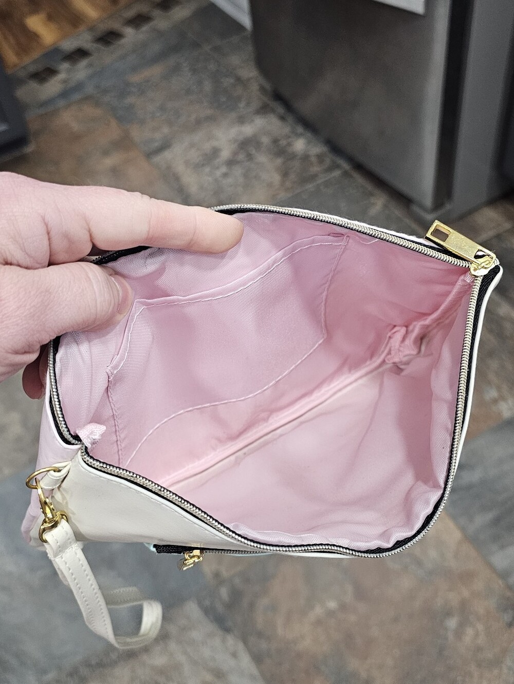 🔥JAPANESE EXCLUSIVE🔥 Banner Barrett Clutch-Style Bi-Color Pouch - Picture 12 of 13